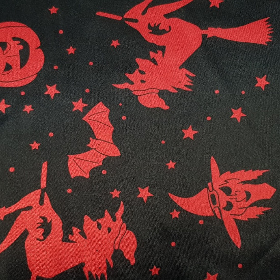 Tela Raso Halloween Tela Raso Halloween - Tejido de raso, brillante por una cara y con bastante caída. Estampado con dibujos de calabazas, brujas y murcielagos rojos sobre fondo negro. Ideal para fiestas de Halloween. La tela mide 150cm de ancho y su composi
